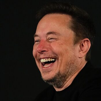 Elon Musk Ucap Tahniah Kepada Tesla Malaysia