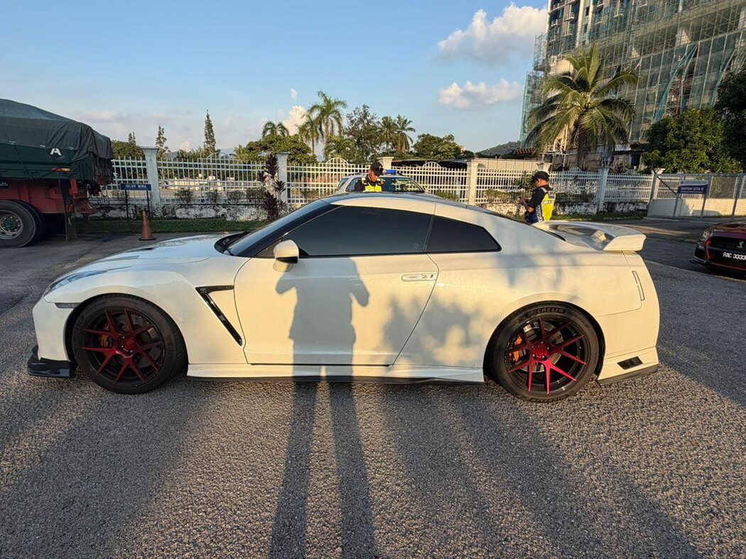 Bawa 'Awek' Jalan Naik GT-R Sewa, Akhirnya Kereta Disita JPJ