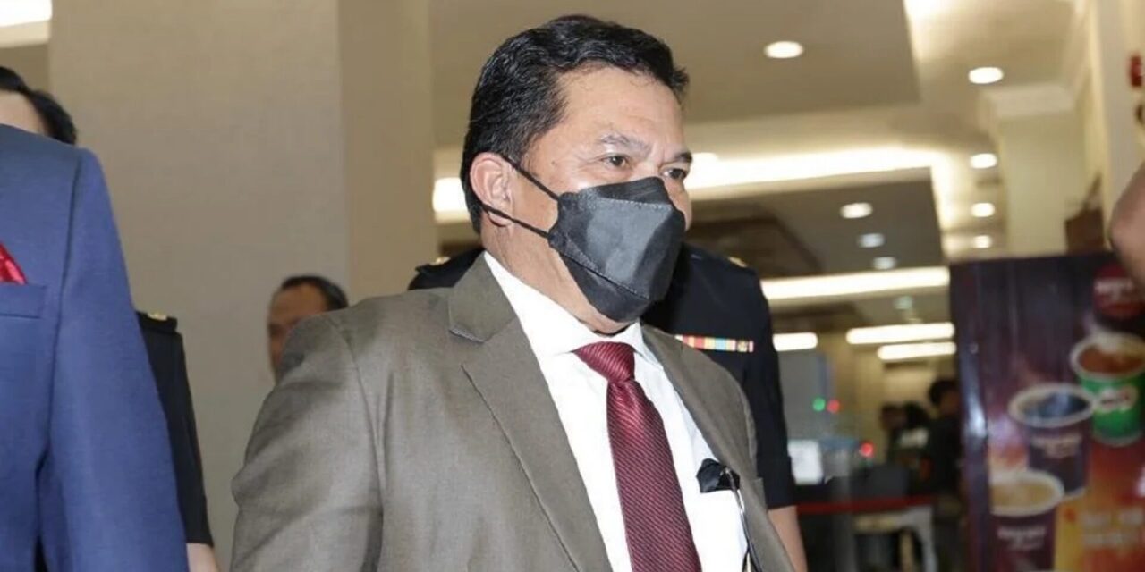 Bekas KP Perisikan Pertahanan Tidak Mengaku Terima Rasuah USD20,000, RM64,000 Beli Tiket Penerbangan Untuk isteri