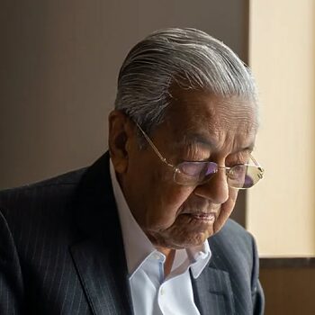 Tun Mahathir Masuk IJN, Terjatuh Di Rumah