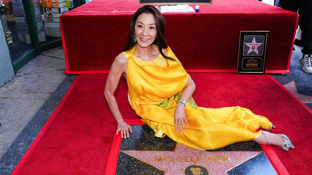 Satu Lagi Sejarah Terukir, Michelle Yeoh Sah Terima Bintang Hollywood Walk of Fame