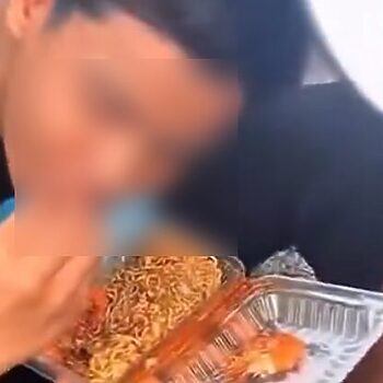 Konten Tidak Berpuasa Semakin Menjadi Jadi: 'Biadap Tidak Menghormati Bulan Ramadan' 2 tidak berpuasa