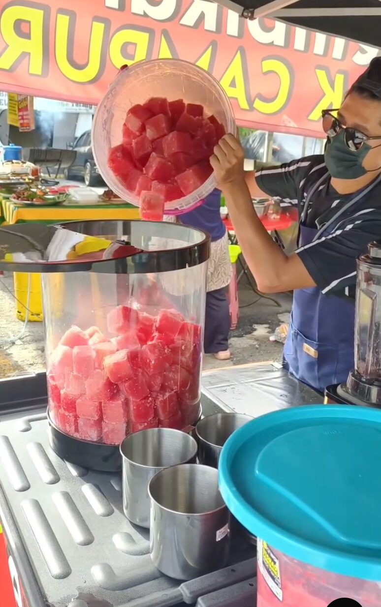 Ais Pun Dari Jus, Lelaki Ini Tekad Jual Air Tembikai Paling 'Pior' Selepas Kecewa Sering Tertipu