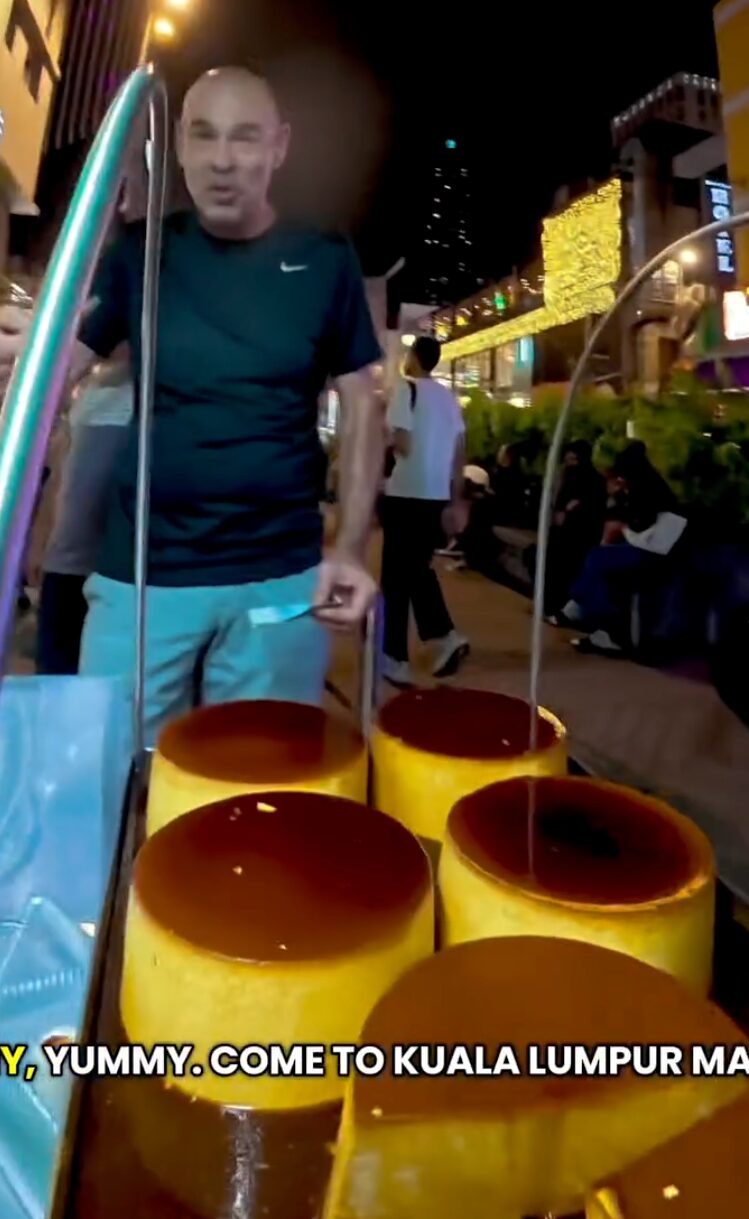 'Ini Lebih Sedap Daripada Alkohol' – Pelancong Asing Puji Quesillo Viral Di Bukit Bintang