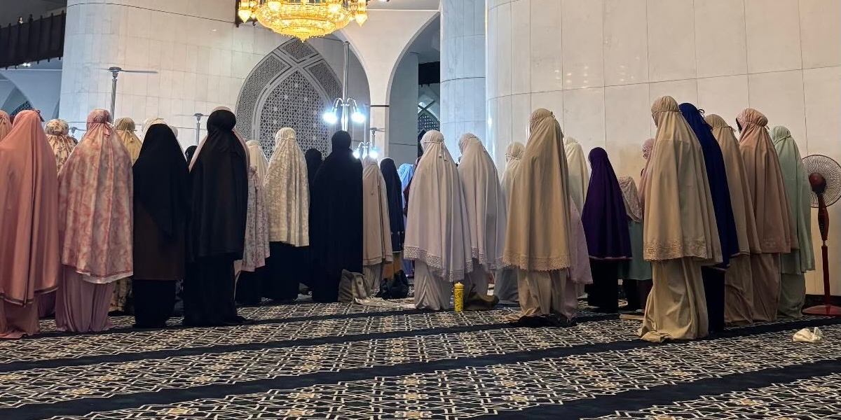 'Hanya Malaysia, Indonesia Solat Pakai Telekung' – Ustaz Kazim Elias