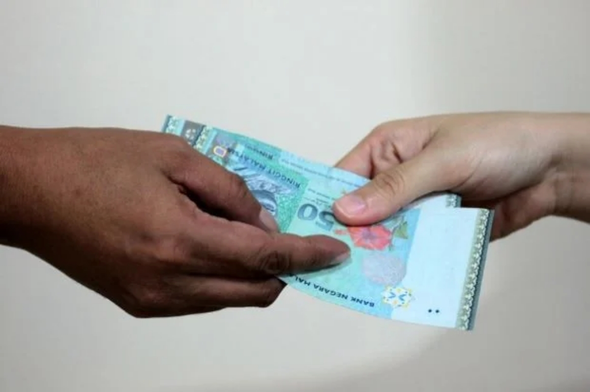 'Aku Bukan ATM Bergerak' - Abang Bidas Adik 'Menekan' Ingin Pinjam RM1,000 Untuk Beraya