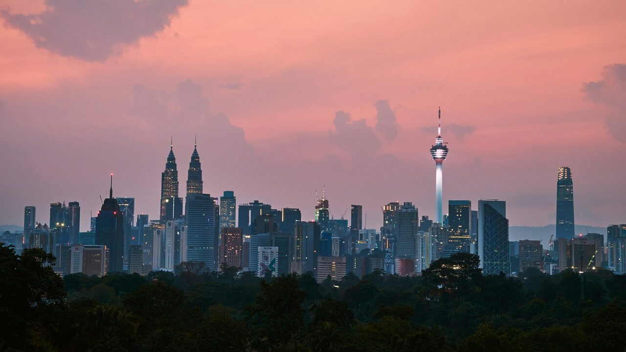 Tinggalkan Singapura Selepas 10 Tahun, Pasangan India Ini Akui Malaysia Lebih Baik Untuk Kehidupan Berkeluarga