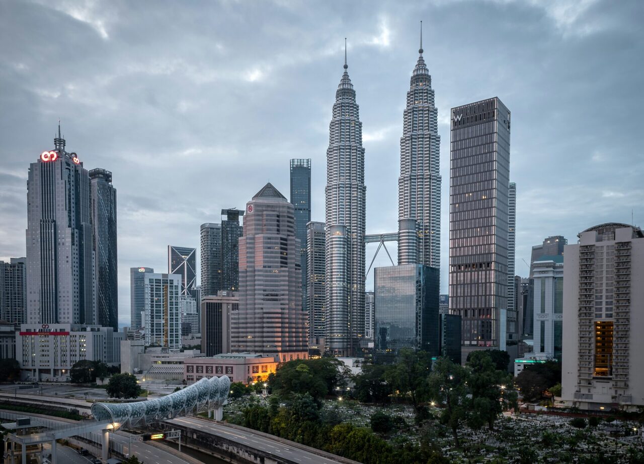 Individu Bergaji RM13,000 Tinggal Di KL Dakwa Masih Tak Cukup Undang Pertikaian