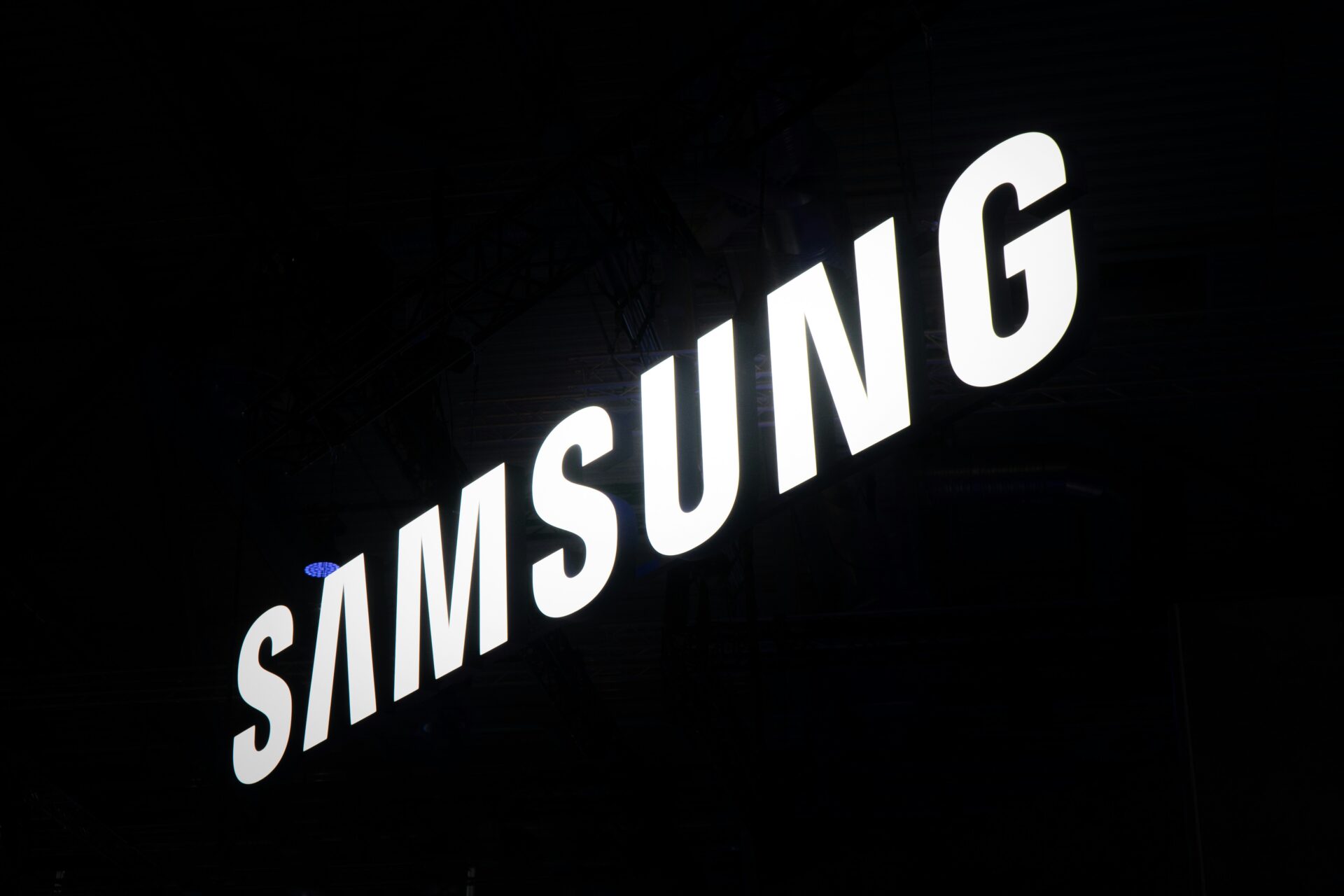Bukan Biasa-Biasa, Pekerja Samsung Dapat Bonus RM1.46 Juta Seorang