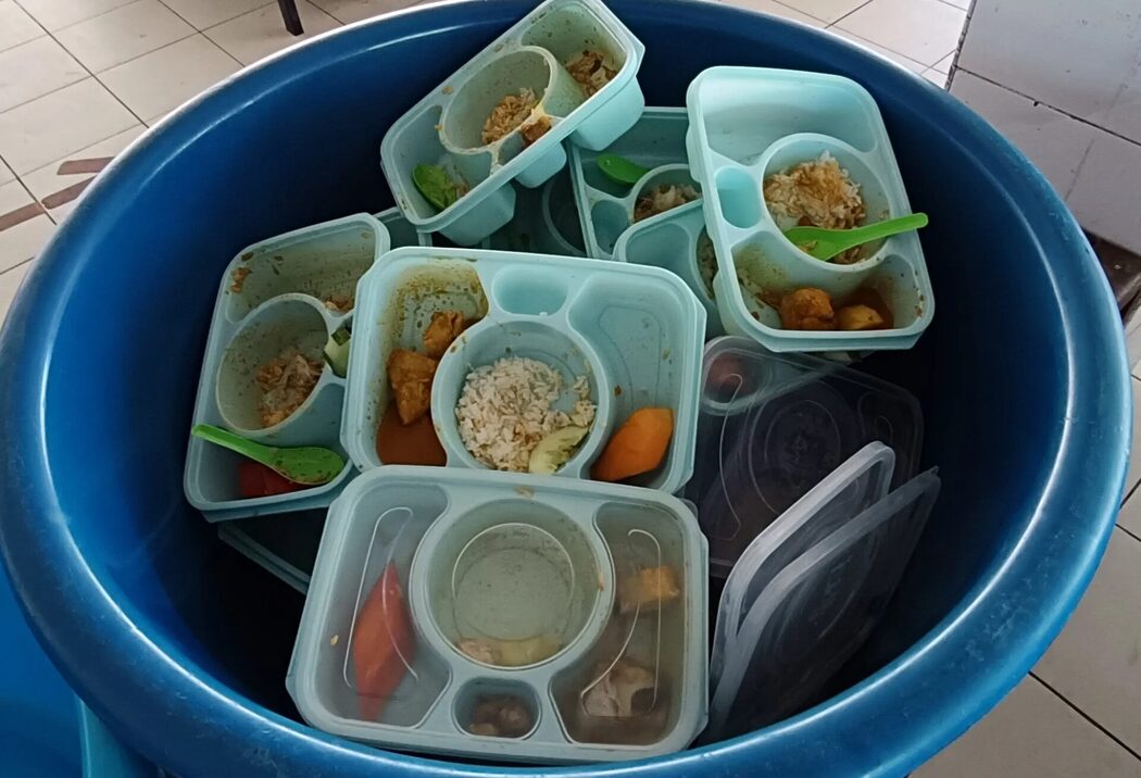 'Kat Rumah Makan Sedap Sangat Ke?' – Tular Makanan RMT Penuh Tong ...