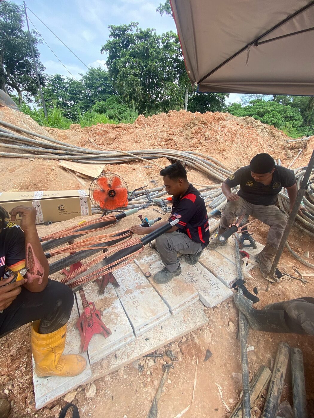 Tular Rakaman Geng Motor Kejar Pencuri Kabel, Individu Pesan 'Hati-Hati, Takut Dia Bawa 'L''