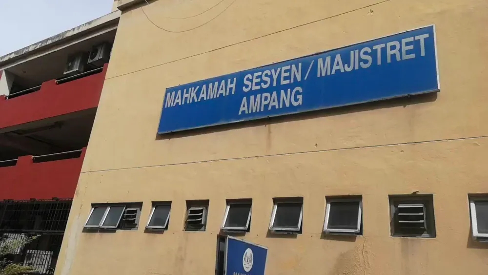 Selepas Tiga Dekad Ditinggalkan Sepi, Bangunan Highland Towers Akhirnya Bakal Dirobohkan Tahun Ini 2 Selepas Tiga Dekad Ditinggalkan Sepi, Bangunan Highland Towers Akhirnya Bakal Dirobohkan Tahun Ini