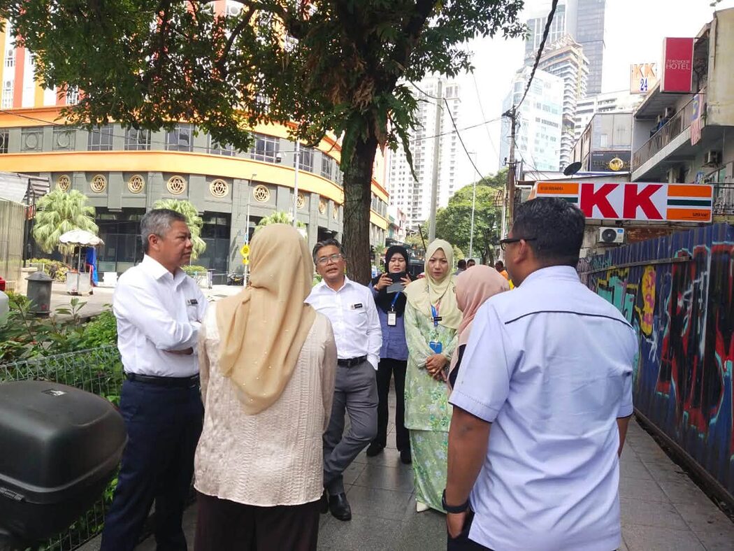 ‘Kalau Pihak Berkuasa Tengok, Tolong…’ - Pelancong Asing Trauma Jumpa Pangsapuri Paling Menjijikkan Di KL