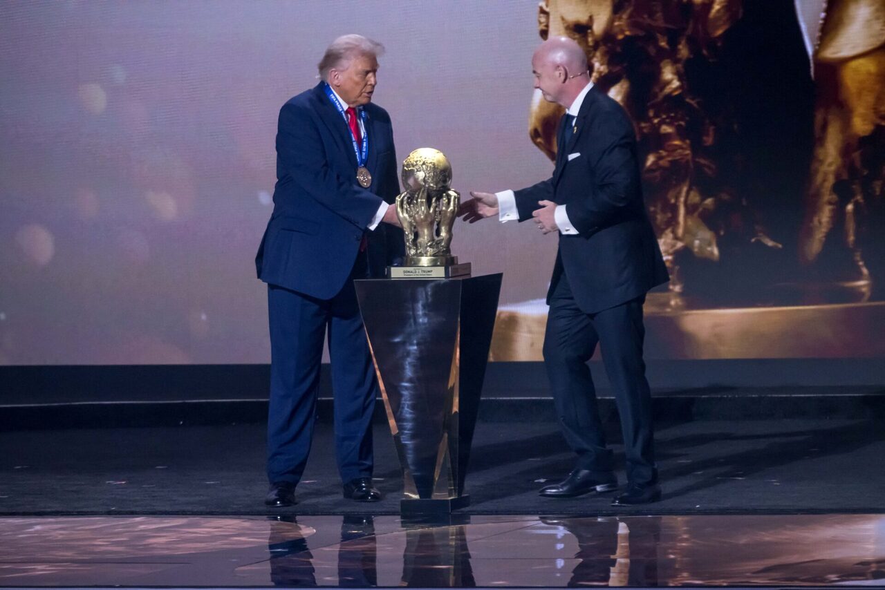 Hanya Kerana ‘Panggilan’ Dari Donald Trump, FIFA Sanggup Ubah Peraturan Demi Selamatkan Bintang AS?