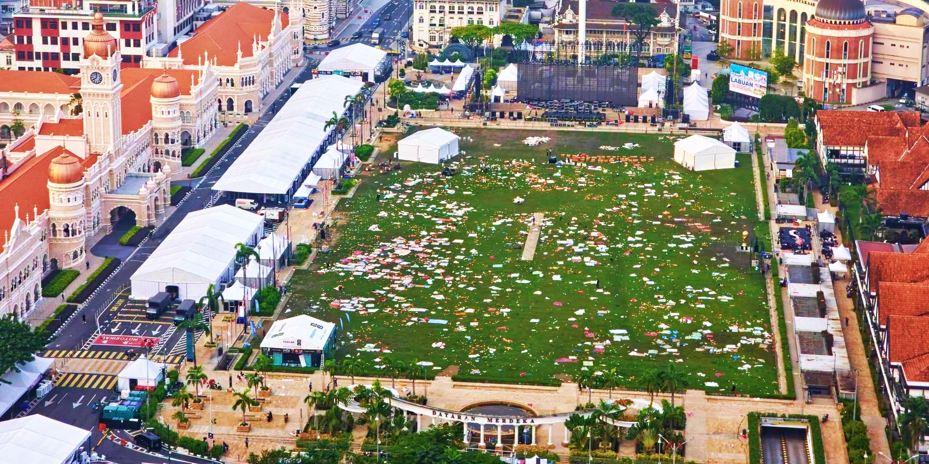 DBKL Kesal Peminat Bola Sepak Jadikan Dataran Merdeka 'Padang Sampah' Selepas Final Piala Dunia