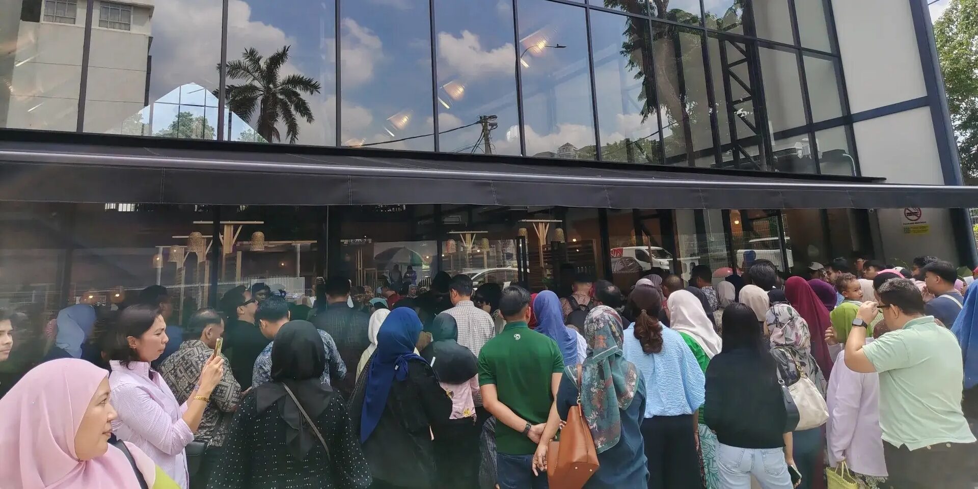Rembayung Huru-Hara: 'Pertama Kali Jadi Dalam 6 Bulan Berniaga' – Khairul Aming Jelaskan Puncanya