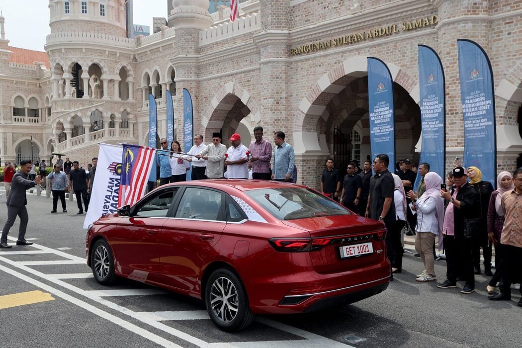 Tak Wajib Proton S70, Ini Sebab Mengapa APAD Beri 'Green Light' Guna Model Lain Untuk Teksi Madani 2 Tak Wajib Proton S70, Ini Sebab Mengapa APAD Beri 'Green Light' Guna Model Lain Untuk Teksi Madani