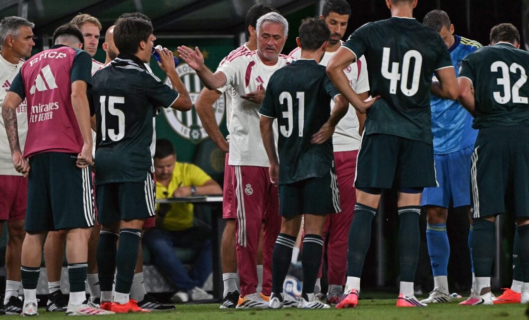 Valverde Terkejut Dengan Sikap Mourinho: “Saya Tak Sangka Dia Seperti Itu” 3 Valverde Terkejut Dengan Sikap Mourinho: “Saya Tak Sangka Dia Seperti Itu”