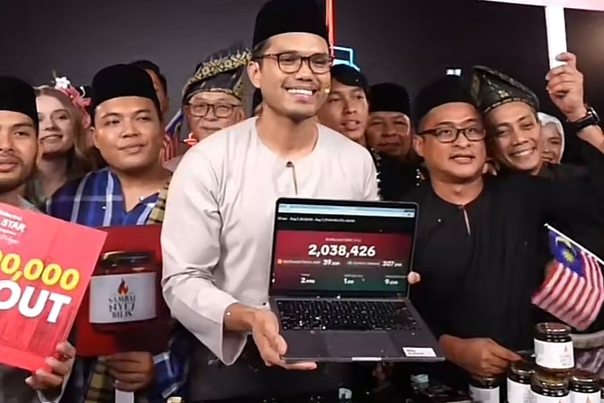 Fenomena Khairul Aming: RM2 Juta Kurang 2 Minit, Rekod Baharu Terukir Dari Puncak Merdeka 118
