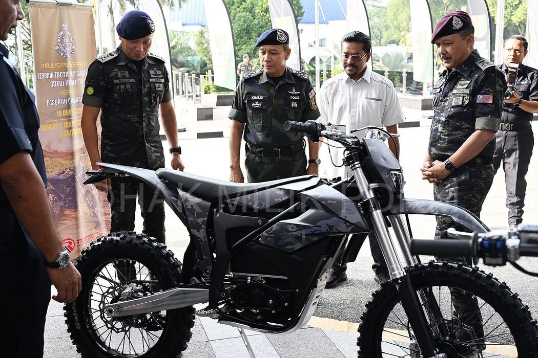 Aset Baharu PDRM: Kenali Jebatt F29, Motosikal Elektrik 'Halimunan' Untuk Benteras Jenayah Sempadan 3 Aset Baharu PDRM: Kenali Jebatt F29, Motosikal Elektrik 'Halimunan' Untuk Benteras Jenayah Sempadan