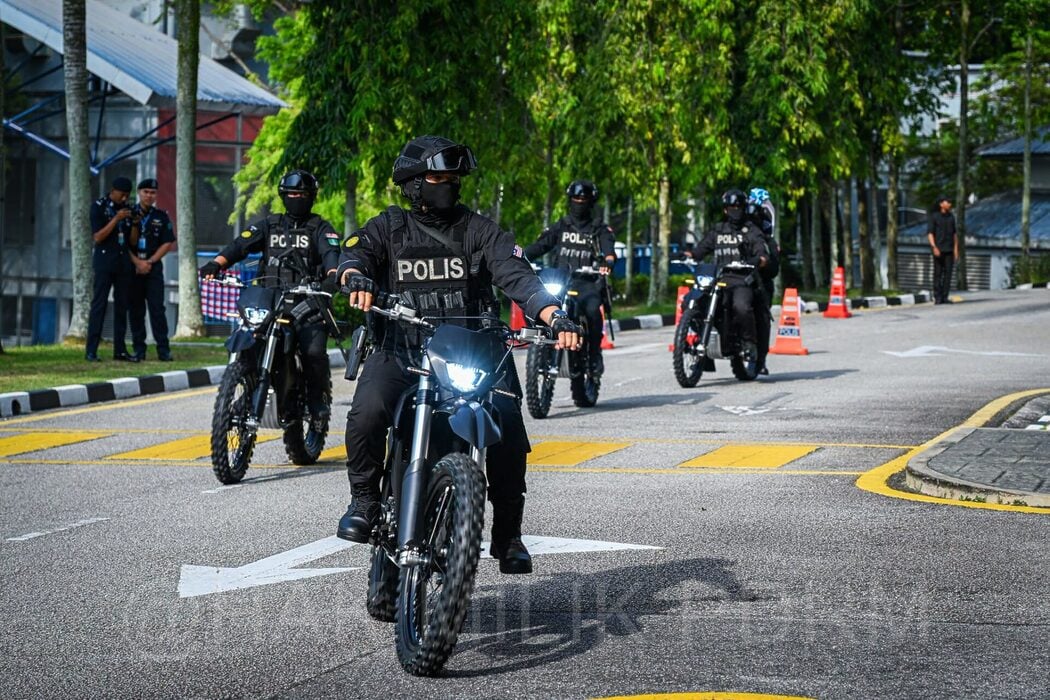 Aset Baharu PDRM: Kenali Jebatt F29, Motosikal Elektrik 'Halimunan' Untuk Benteras Jenayah Sempadan 4 Aset Baharu PDRM: Kenali Jebatt F29, Motosikal Elektrik 'Halimunan' Untuk Benteras Jenayah Sempadan