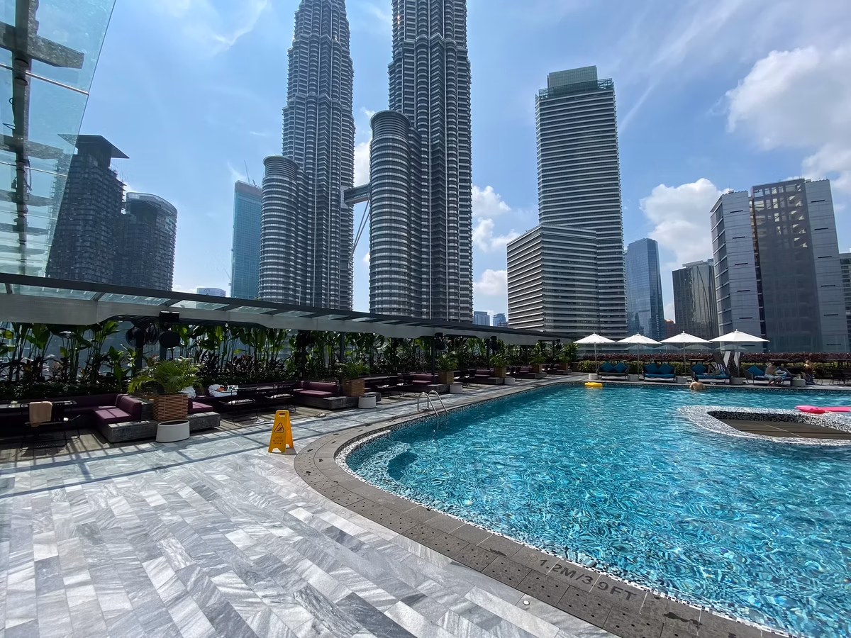 Jangan Terus Booking Hotel! Ini 4 Perkara Wajib Semak Sebelum Buat Bayaran