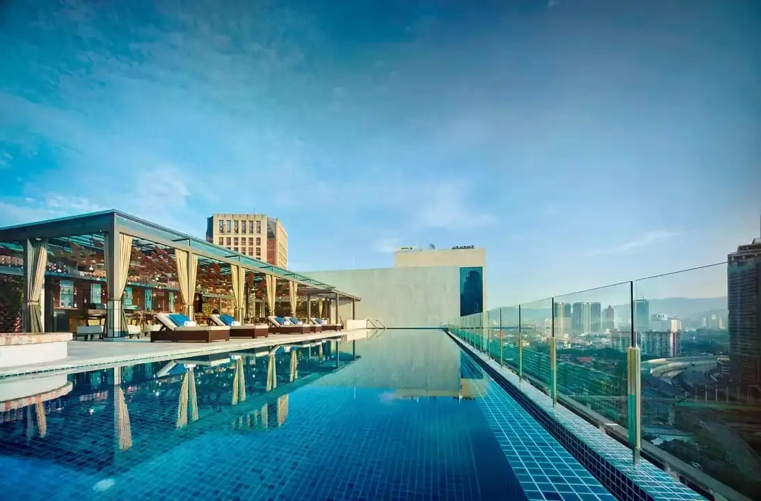 Jangan Terus Booking Hotel! Ini 4 Perkara Wajib Semak Sebelum Buat Bayaran