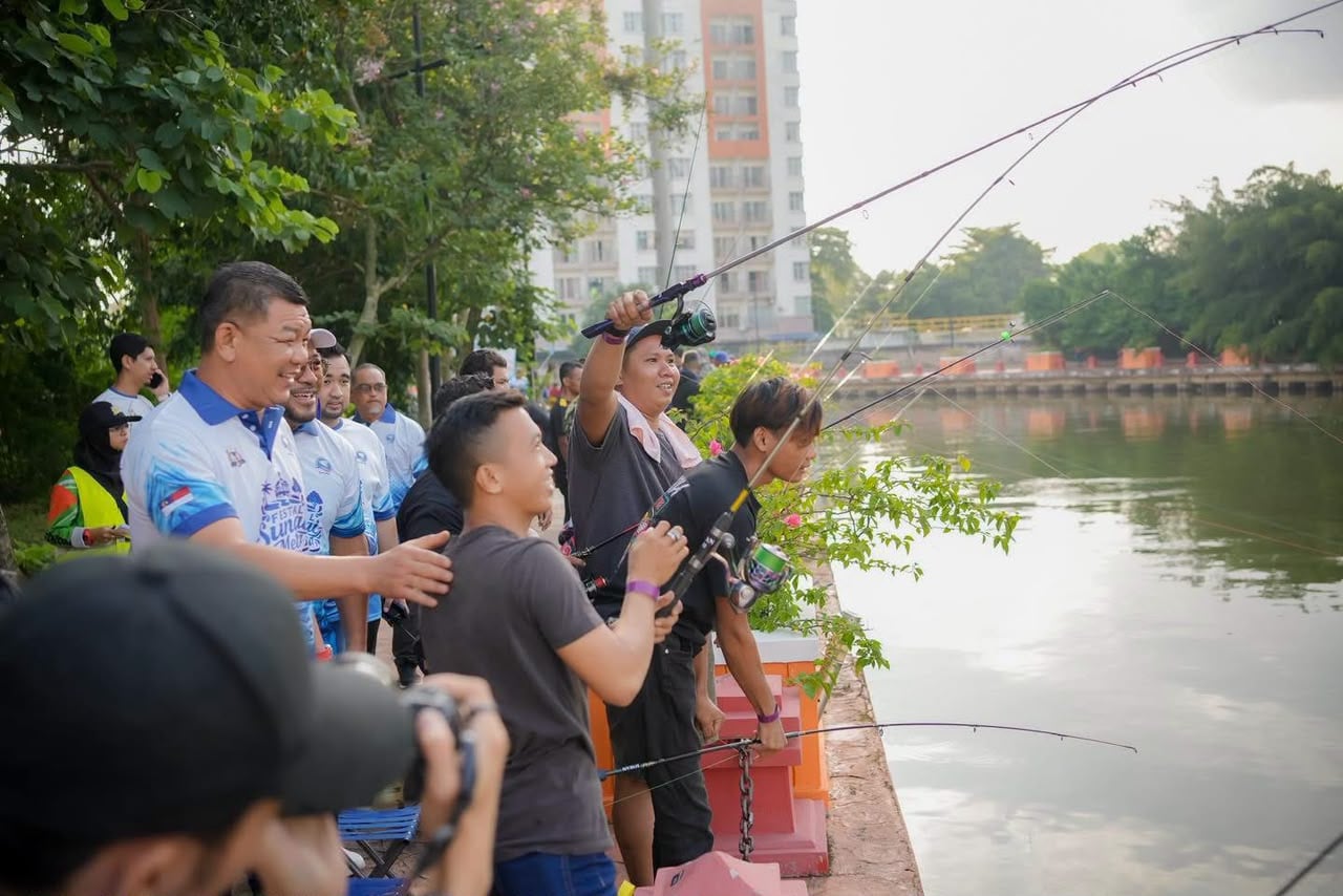 30 Perahu Berhias Semarak Festival Sungai Melaka 2026 Di Alor Gajah
