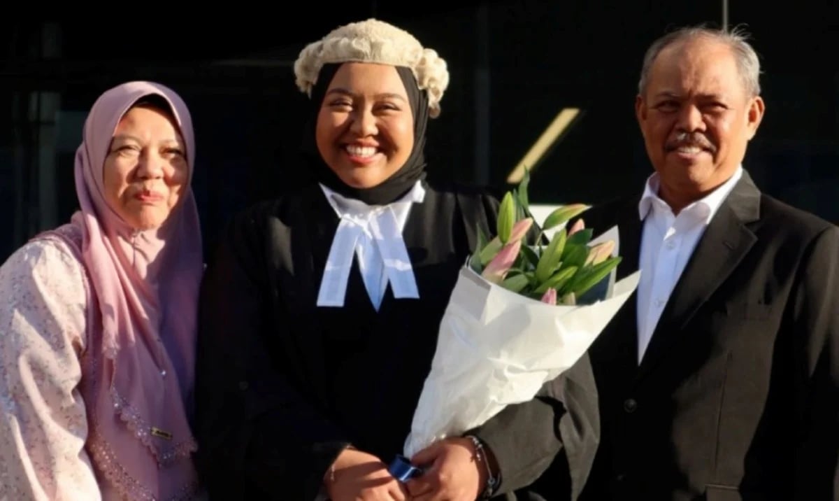 Pernah Cuci Pejabat Demi Yuran, Gadis Malaysia Ini Jadi Peguam Bertauliah Di New Zealand