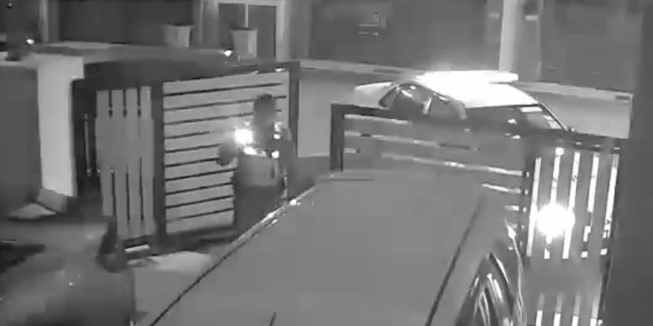 ‘Jangan Pukul Rata Semua Polis’ – CCTV Rakam Kereta Peronda Sanggup Undur 'Check' Pagar Terbuka Jam 1 Pagi