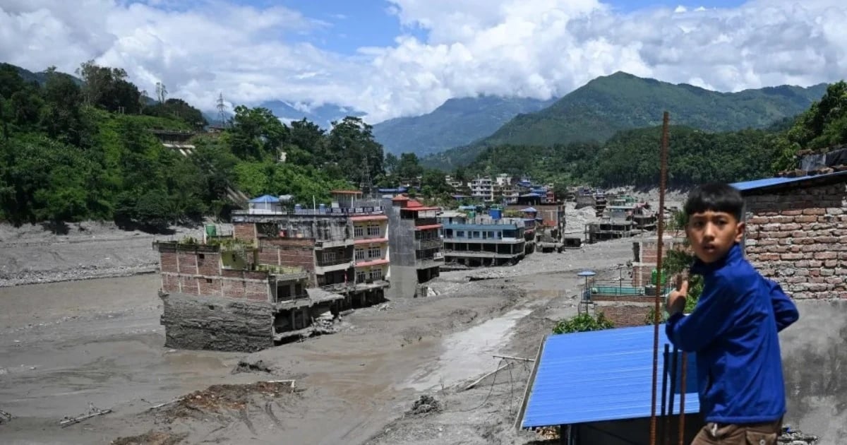 'Tolong Bagi Kami Gambaran Jelas..' - Rayuan Sayu Anak Mangsa Tragedi Nepal Sebelum Pasukan SMART Pulang