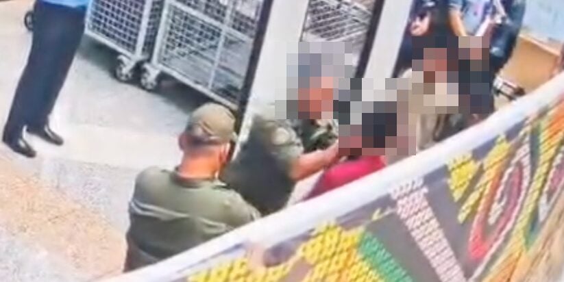 Kecoh Video KP AKPS Didakwa Mengasari Lelaki Di KLIA