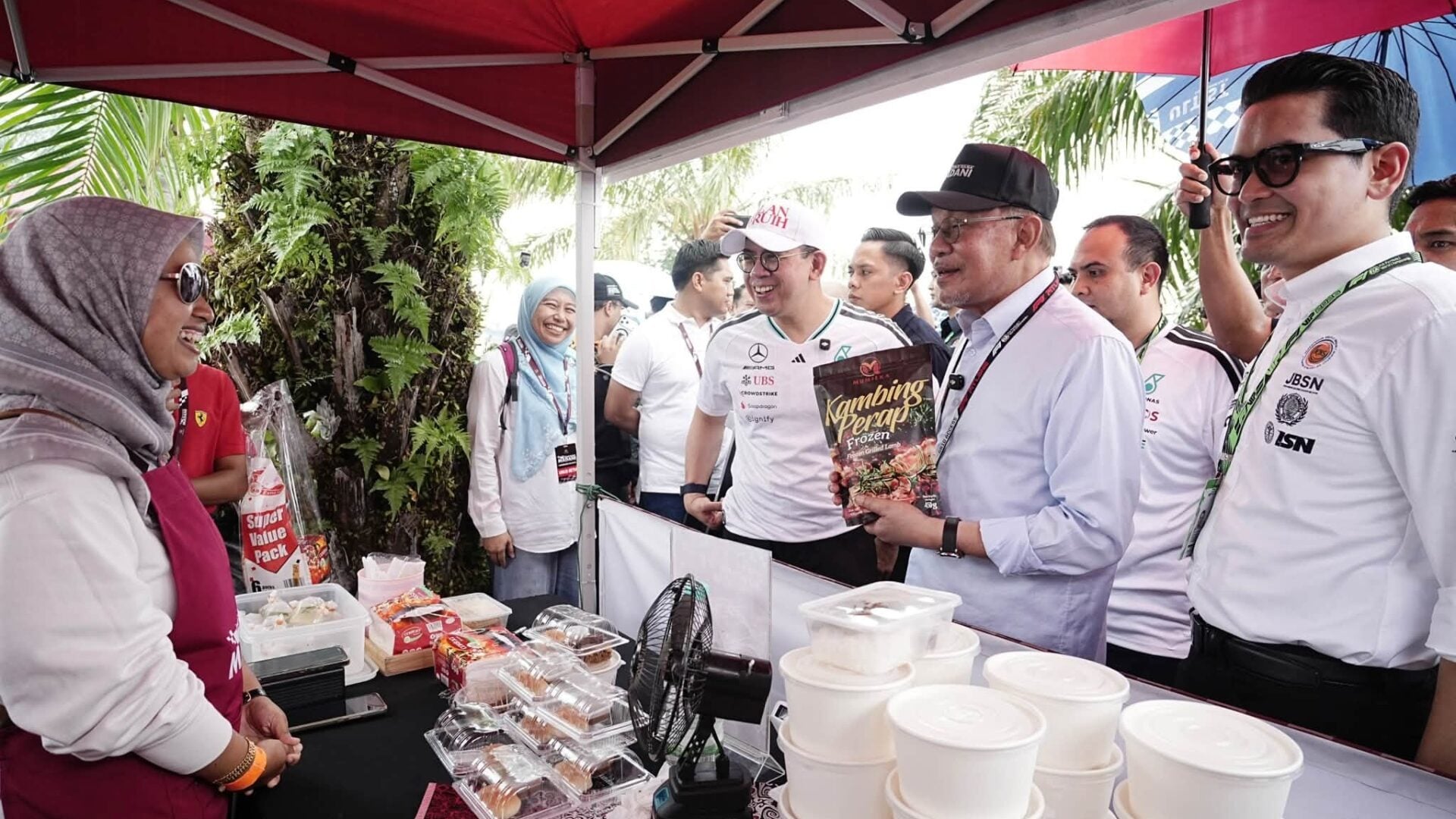 Litar Rasa MADANI Cipta Rekod: Usahawan Tempatan Raih Jualan Lebih RM555,000 Dalam 3 Hari